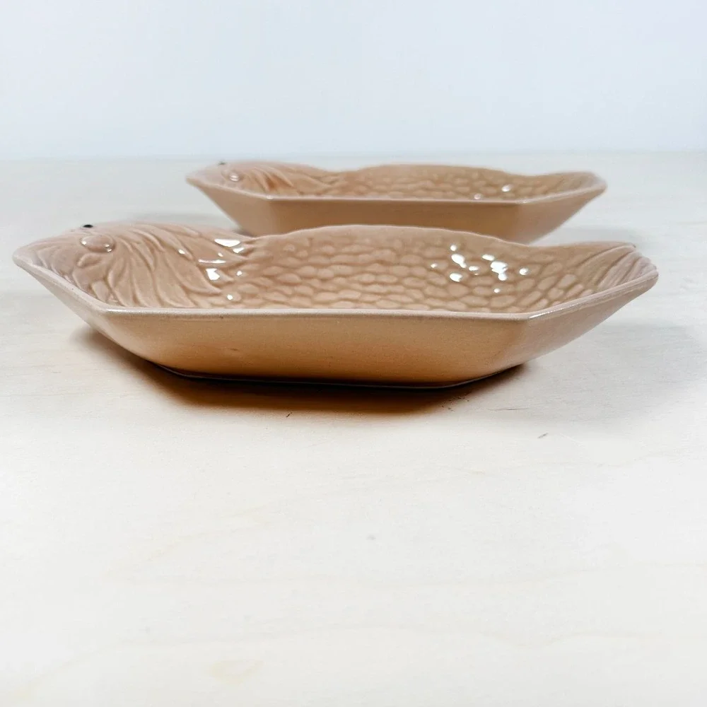 Set of 2 USA 245 Chicken‎ Hen Platter Bowl Plate Pottery McCoy Salmon Colored